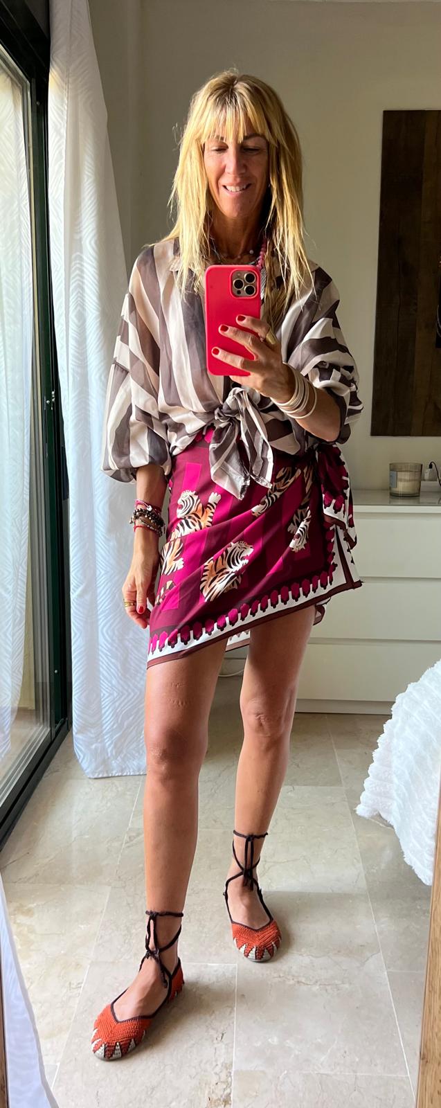 Falda Corta Tigre Rayas Bordeaux